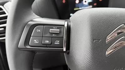 Sell Citroën e-C4 2022 - 19990 EUR, 20800 km - AUTO.MOTO.pt