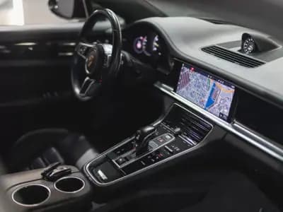 Sell Porsche Panamera Sport Turismo 2019 - 69990 EUR, 80000 km - AUTO.MOTO.pt