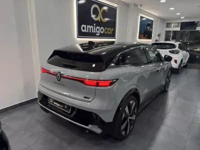 Vendo Renault Mégane E-Tech 2023 - 26950 EUR, 38315 km - AUTO.MOTO.pt