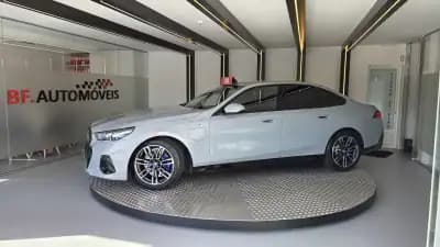 Vendo BMW 530e 2024 - 59900 EUR, 38890 km - AUTO.MOTO.pt