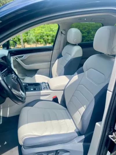 Vendo Volkswagen Touareg 2019 - 47500 EUR, 111935 km - AUTO.MOTO.pt