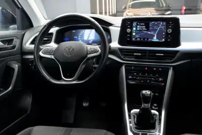 Vendo Volkswagen T-Roc 2023 - 21990 EUR, 70000 km - AUTO.MOTO.pt