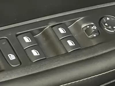 Vendo Peugeot 208 2024 - 19900 EUR, 16569 km - AUTO.MOTO.pt