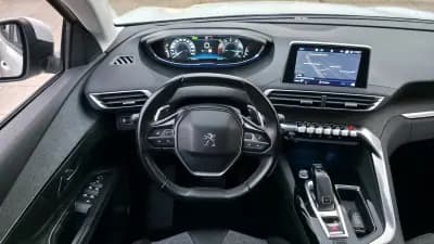 Vendo Peugeot 3008 2018 - 16990 EUR, 131000 km - AUTO.MOTO.pt