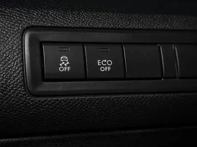 Vendo Peugeot 308 2018 - 12950 EUR, 134000 km - AUTO.MOTO.pt