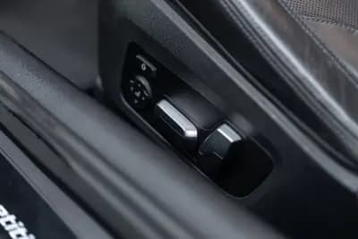 Sell BMW M8 2020 - 119950 EUR, 65000 km - AUTO.MOTO.pt