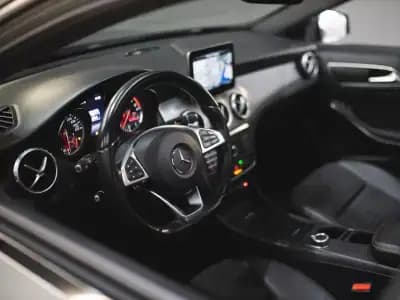 Sell Mercedes-Benz GLA 180 2016 - 23990 EUR, 126000 km - AUTO.MOTO.pt