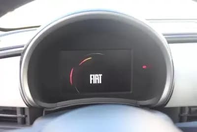 Vendo Fiat 600e 2023 - 29980 EUR, 7039 km - AUTO.MOTO.pt