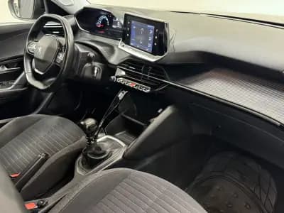 Vendo Peugeot 2008 2021 - 17890 EUR, 103000 km - AUTO.MOTO.pt