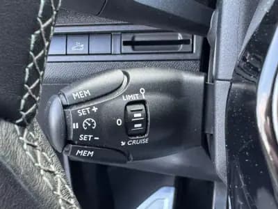 Vendo Peugeot 3008 2016 - 18990 EUR, 149800 km - AUTO.MOTO.pt