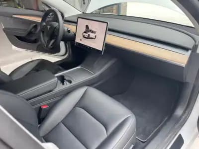 Vendo Tesla Model 3 2023 - 33900 EUR, 35000 km - AUTO.MOTO.pt