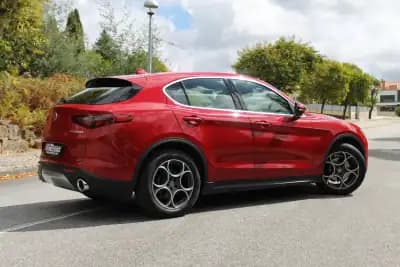 Vendo Alfa Romeo Stelvio 2018 - 28900 EUR, 73000 km - AUTO.MOTO.pt