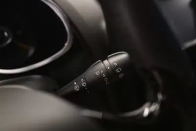 Vendo Renault Clio 2016 - 10900 EUR, 146780 km - AUTO.MOTO.pt