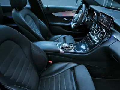 Vendo Mercedes-Benz C 300 2020 - 28950 EUR, 166000 km - AUTO.MOTO.pt