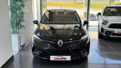 Vendo Renault Clio 2023 - 14499 EUR, 111021 km - AUTO.MOTO.pt