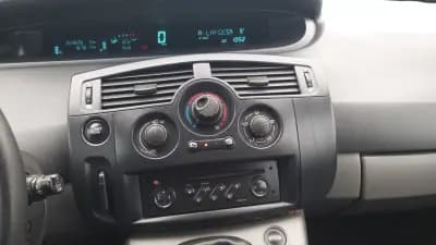 Vendo Renault Scénic 2004 - 3780 EUR, 154526 km - AUTO.MOTO.pt