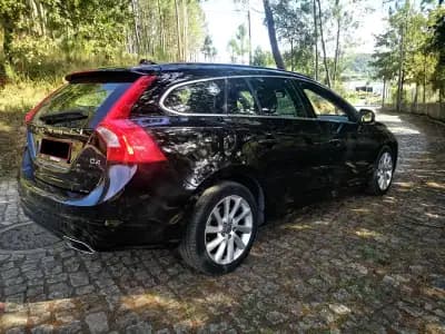Vendo Volvo V60 2014 - 11750 EUR, 270000 km - AUTO.MOTO.pt