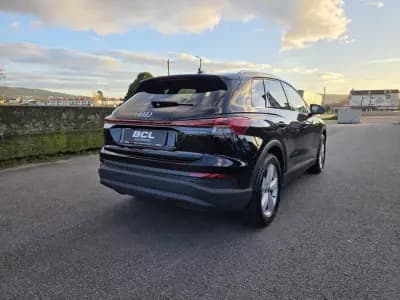 Vendo Audi Q4 e-tron 2022 - 36990 EUR, 56000 km - AUTO.MOTO.pt