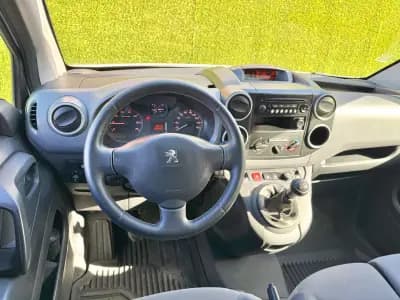 Sell Peugeot Partner 2014 - 9250 EUR, 190000 km - AUTO.MOTO.pt