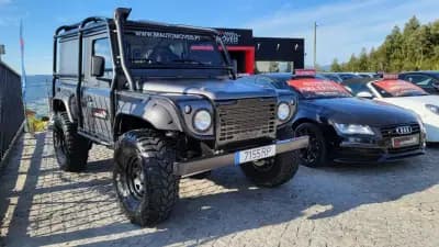 Vendo Land Rover Defender 2001 - 35000 EUR, 81787 km - AUTO.MOTO.pt