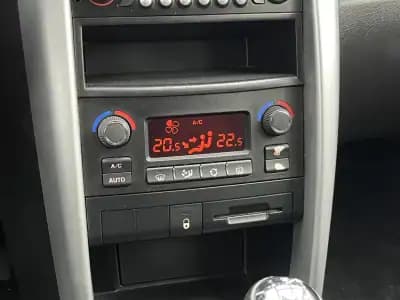 Sell Peugeot 207 2012 - 7750 EUR, 138000 km - AUTO.MOTO.pt