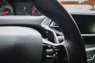 Sell Peugeot 308 SW 2018 - 13980 EUR, 79660 km - AUTO.MOTO.pt