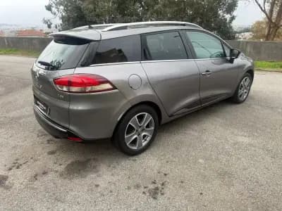 Vendo Renault Clio Sport Tourer 2014 - 7890 EUR, 179000 km - AUTO.MOTO.pt