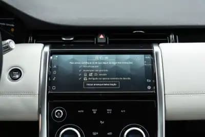 Vendo Land Rover Discovery Sport 2021 - 36950 EUR, 63000 km - AUTO.MOTO.pt