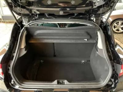 Sell Renault Clio 2018 - 11950 EUR, 83388 km - AUTO.MOTO.pt