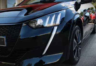 Sell Peugeot e-208 2020 - 17450 EUR, 60000 km - AUTO.MOTO.pt