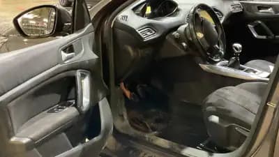 Vendo Peugeot 308 SW 2015 - 9900 EUR, 159000 km - AUTO.MOTO.pt