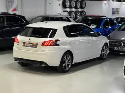Vendo Peugeot 308 2019 - 11990 EUR, 106000 km - AUTO.MOTO.pt