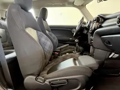 Vendo MINI One 2016 - 12999 EUR, 132000 km - AUTO.MOTO.pt