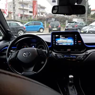 Vendo Toyota C-HR 2017 - 17450 EUR, 165400 km - AUTO.MOTO.pt