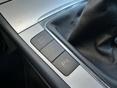 Vendo Volkswagen Passat 2010 - 6750 EUR, 210000 km - AUTO.MOTO.pt