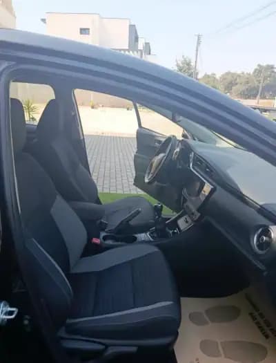 Vendo Toyota Auris 2015 - 12750 EUR, 184300 km - AUTO.MOTO.pt