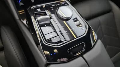 Vendo BMW 530e 2024 - 59900 EUR, 38890 km - AUTO.MOTO.pt