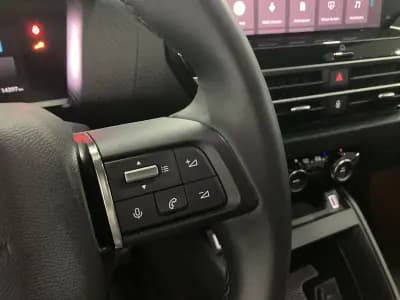 Vendo Citroën C4 2023 - 21500 EUR, 14397 km - AUTO.MOTO.pt