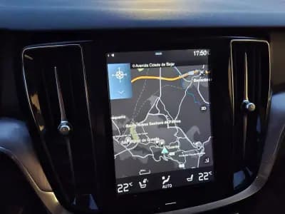 Sell Volvo V60 2018 - 23990 EUR, 117041 km - AUTO.MOTO.pt