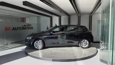 Sell Renault Mégane 2017 - 13900 EUR, 106866 km - AUTO.MOTO.pt