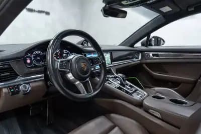 Sell Porsche Panamera Sport Turismo 2018 - 69950 EUR, 133000 km - AUTO.MOTO.pt