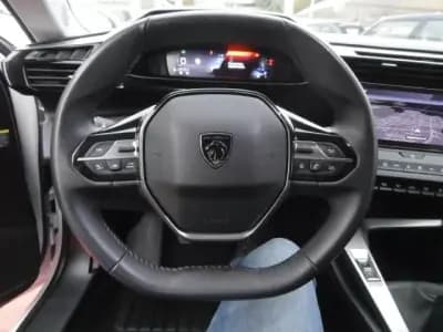 Vendo Peugeot 308 2022 - 22000 EUR, 118452 km - AUTO.MOTO.pt