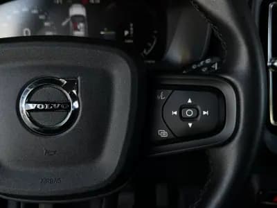 Sell Volvo XC 40 2023 - 33490 EUR, 72063 km - AUTO.MOTO.pt