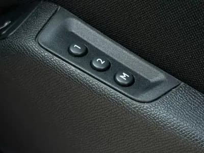 Sell Peugeot 3008 2019 - 24900 EUR, 82000 km - AUTO.MOTO.pt