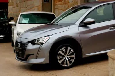 Sell Peugeot e-208 2020 - 15750 EUR, 56000 km - AUTO.MOTO.pt