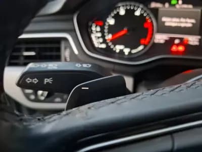 Vendo Audi A4 Avant 2023 - 35900 EUR, 56500 km - AUTO.MOTO.pt