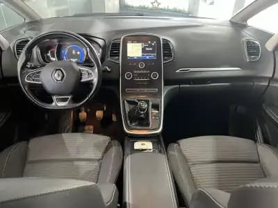 Sell Renault Scénic 2017 - 15800 EUR, 156509 km - AUTO.MOTO.pt