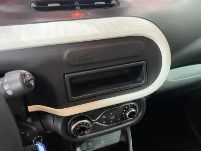 Vendo Renault Twingo 2022 - 13900 EUR, 6145 km - AUTO.MOTO.pt