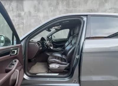 Vendo Porsche Macan 2014 - 38990 EUR, 170000 km - AUTO.MOTO.pt