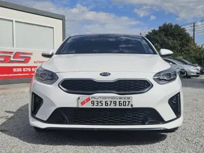 Vendo Kia ProCeed 2020 - 17400 EUR, 119400 km - AUTO.MOTO.pt
